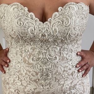 Allure Bridals Wedding Dress - New & Unaltered!